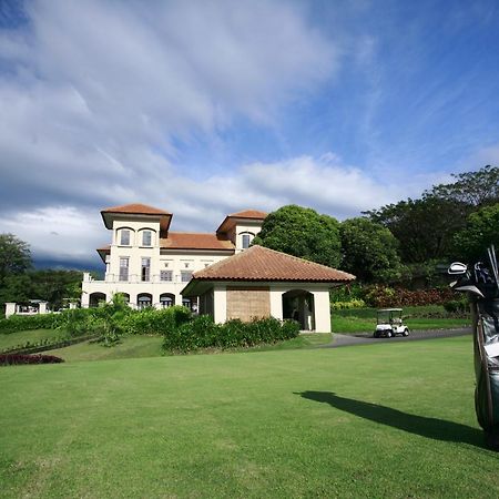 Finna Golf & Country Club Prigen Esterno foto