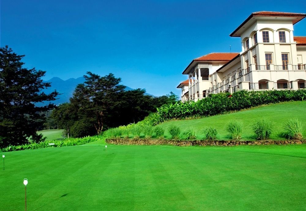 Finna Golf & Country Club Prigen Esterno foto
