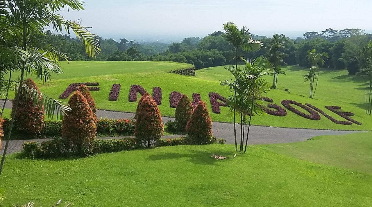 Finna Golf & Country Club Prigen Esterno foto