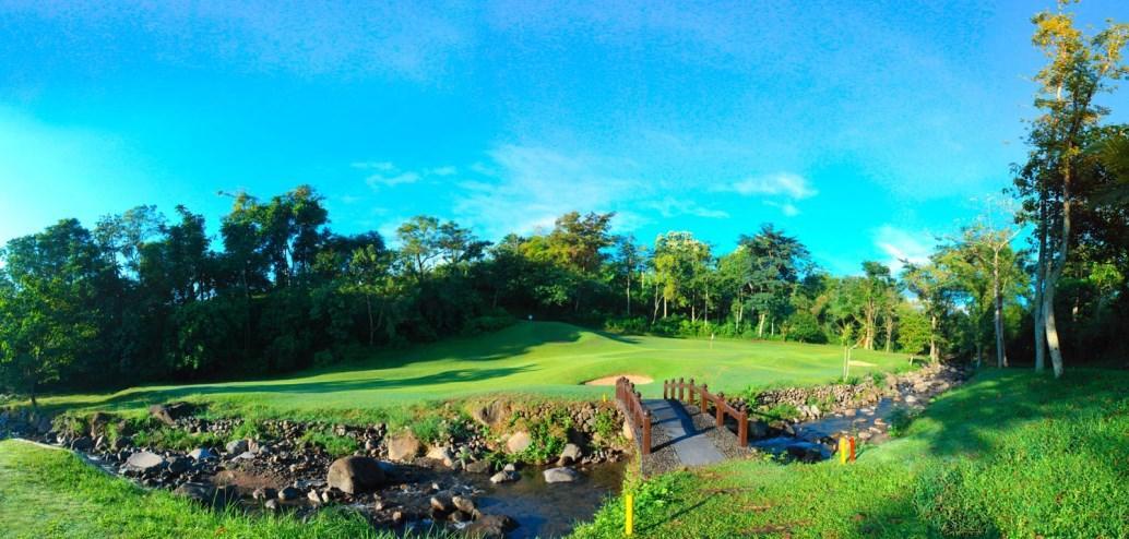 Finna Golf & Country Club Prigen Esterno foto